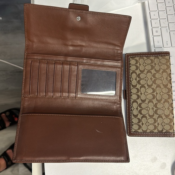 Coach women wallet - Picture 3 of 4